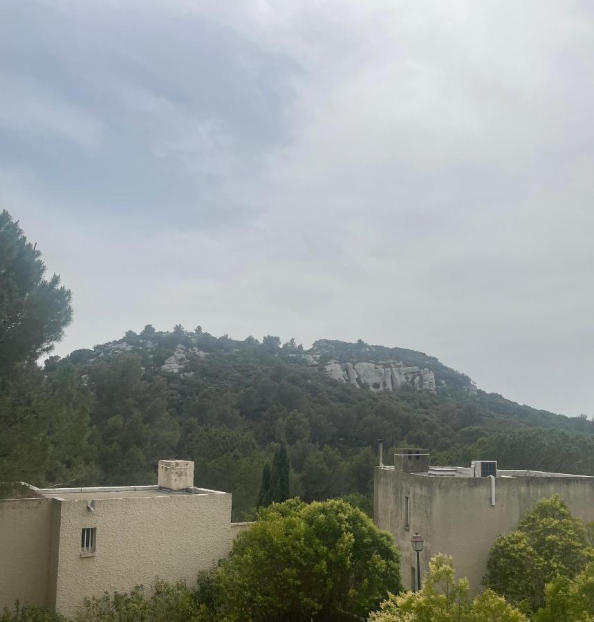 Апартаменты "Lou Mes" Les Baux Balcon Экстерьер фото